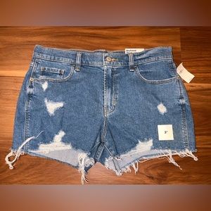 Old Navy Women’s Boyfriend Shorts Light Wash Distressed size 8